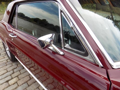 Ford Mustang 289 Hardtop Coupe 57
