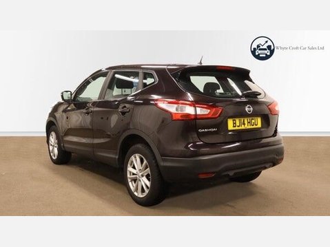 Nissan Qashqai 1.2 DIG-T Acenta 2WD Euro 5 (s/s) 5dr 4