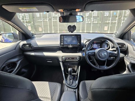 Toyota Yaris 1.5 VVT-h Dynamic Hatchback 5dr Petrol Hybrid E-CVT Euro 6 (s/s) (116 ps) 6