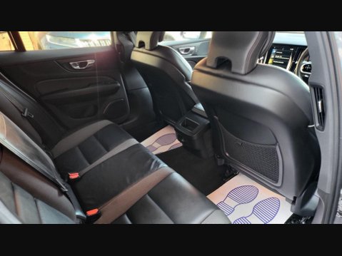 Volvo V60 T4 R-DESIGN PLUS 19