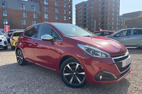 Peugeot 208 1.2 Puretech AUTOMATIC S/S TECH EDITION! ONLY 27000 MILES! 5 SERVICES