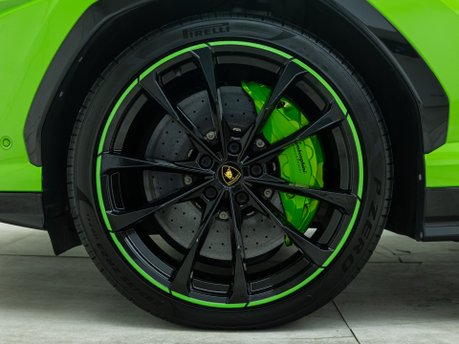 Lamborghini Urus PEARL CAPSULE