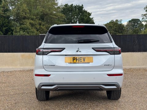 Mitsubishi Outlander 2.4 22.7kWh Diamond CVT 4WD Euro 6 (s/s) 5dr 7