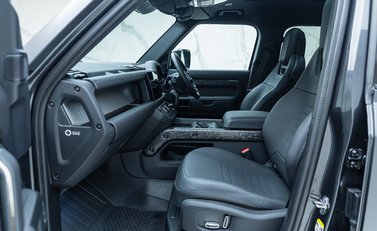 Land Rover Defender OCTA EDITION ONE 23