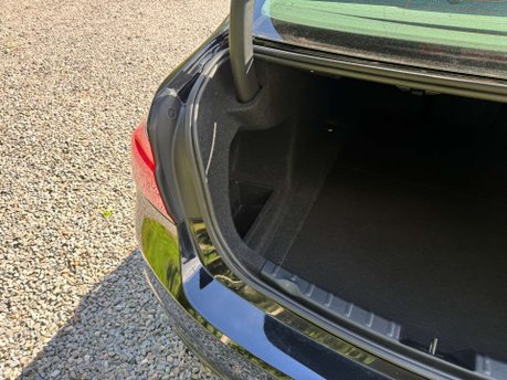 BMW 3 Series 1.5 318i Sport Auto 4dr 45