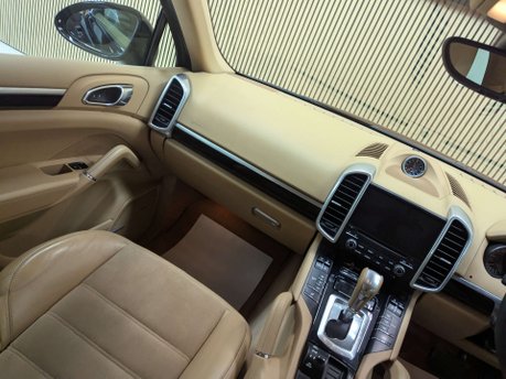 Porsche Cayenne 3.0 Cayenne D Platinum Edition V6 Tiptronic S A 4WD 5dr 53