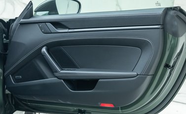 Porsche 911 GT3 TOURING (992) 28