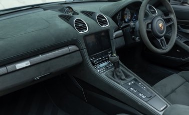 Porsche 718 SPYDER RS 20