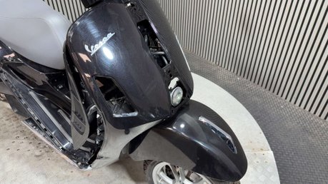 Piaggio Vespa GTS 2023 73 PLATE PROJECT SCOOTER SPARES OR REPAIR DAMAGED 125CC 7