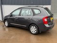 Kia Carens 2.0 CRDi SR 5dr (7 Seats) 4