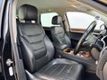 Volkswagen Touareg 3.0 Touareg V6 TSi Hybrid Auto 4WD 5dr 16