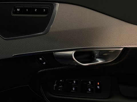 Volvo XC90 D5 POWERPULSE R-DESIGN PRO AWD 24