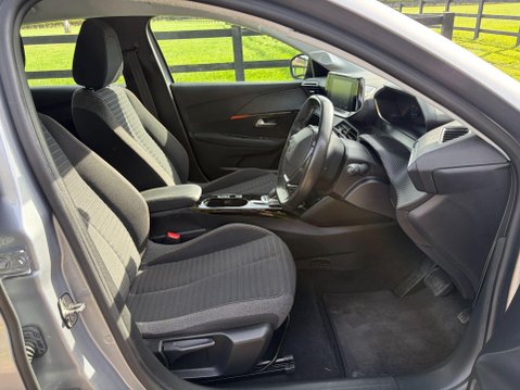 Peugeot e-208 50kWh Active Auto 5dr 17