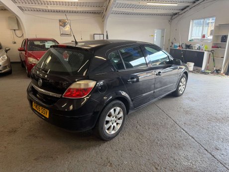 Vauxhall Astra 1.8i 16v Club Hatchback 5dr Petrol Automatic (197 g/km, 123 bhp) 5