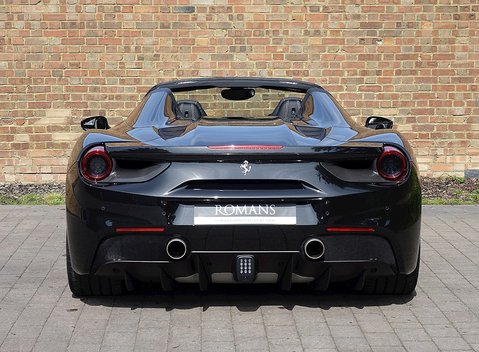 Ferrari 488 Spider 13