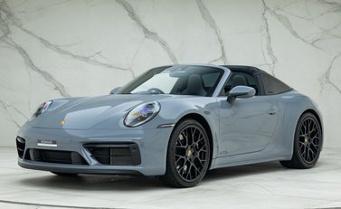Porsche 911 Targa 4 GTS (992) 1