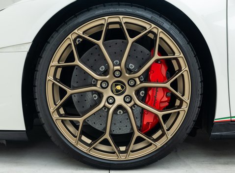 Lamborghini Huracan Spyder LP640-4 Performante 13