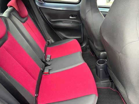 Toyota Aygo X VVT-I UNDERCOVER 22