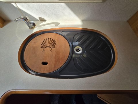 Auto-Trail Chieftain Motor Home 59