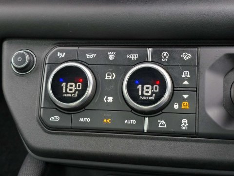 Land Rover Defender 2.0 Defender X-Dynamic HSE Auto 4WD 5dr 30