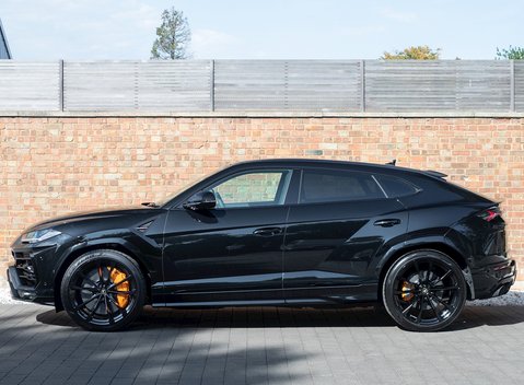 Lamborghini Urus 2