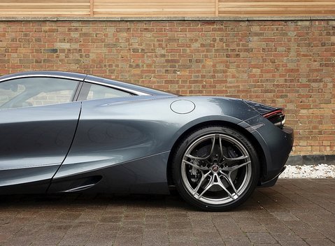 McLaren 720S Luxury 9