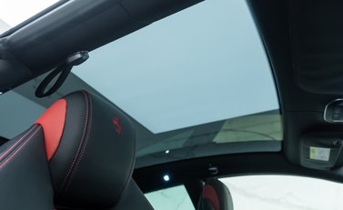 Ferrari GTC4 Lusso T 17