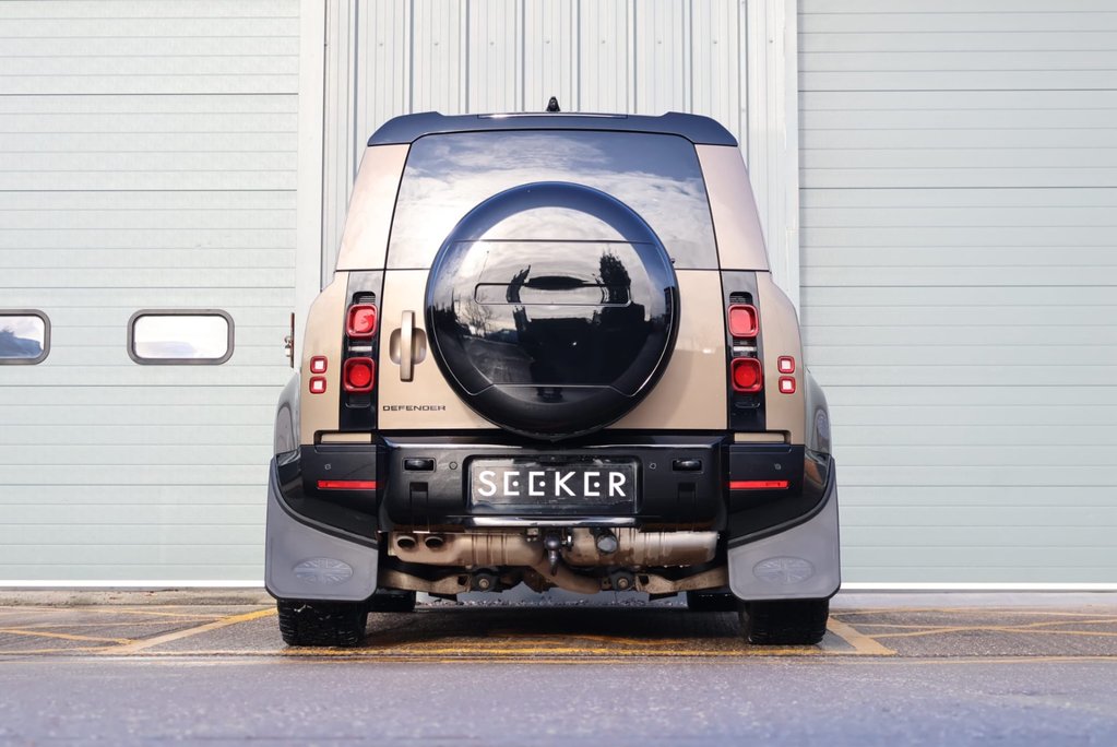 Land Rover Defender 110 D300 HARD TOP COMMERCIAL  X-DYNAMIC HSE GENUINE REAR SEATS  SEEKER STYLED 9