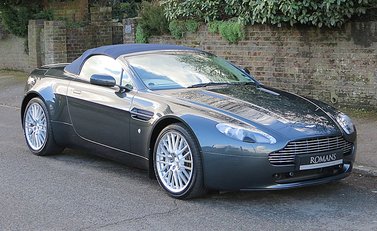 Aston Martin V8 Vantage Roadster 3