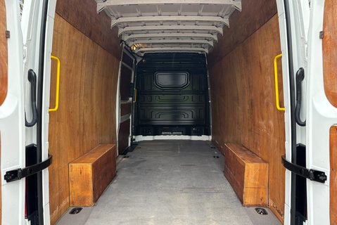 Volkswagen Crafter CR35 140 ps Tdi L3 H2 Trendline Panel Van - Rear Camera 13