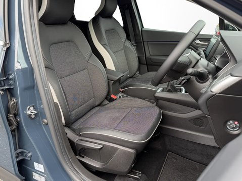 Renault Captur 1.0 TCE 90 Iconic 5dr 18