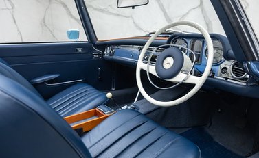 Mercedes-Benz 280 SL W113 Pagoda 16