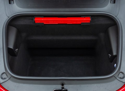 Porsche 911 Carrera 4 GTS (991.2) 36