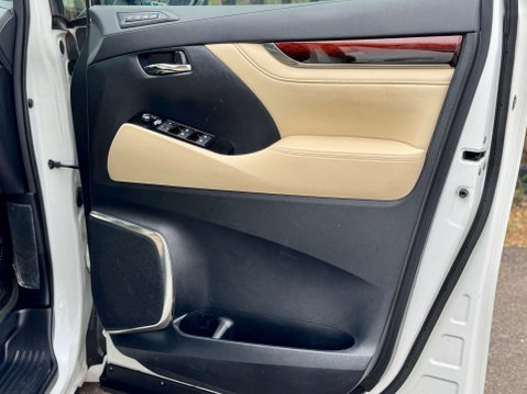 Toyota Alphard 3.5 V6 EXECUTIVE LOUNGE 7 SEAT 104