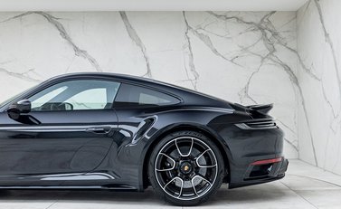 Porsche 911 Turbo S (992) 30