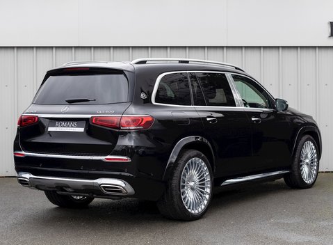 Mercedes-Benz GLS 600 First Class 9