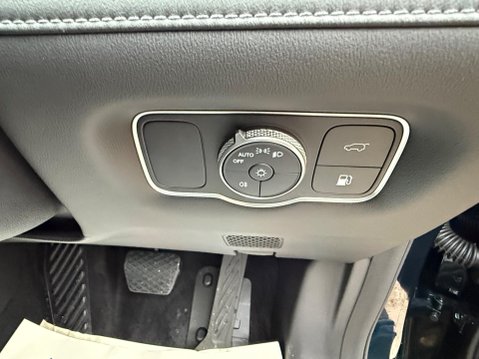 Chery Tiggo 8 1.5T 18.4kWh Summit DHT1 Euro 6 (s/s) 5dr 40