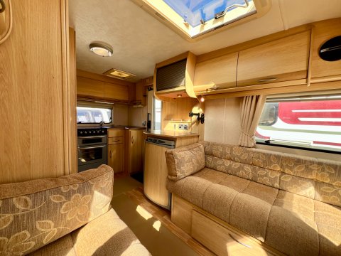 Coachman Amara 380/2 13