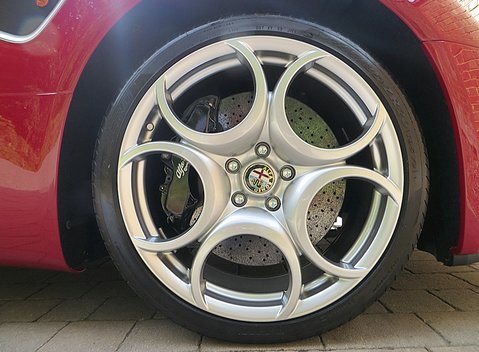 Alfa Romeo 8C Spider 10