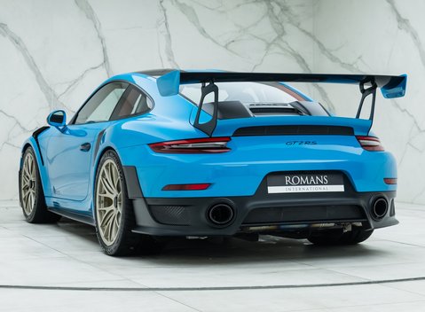 Porsche 911 GT2 RS Weissach (991) 7