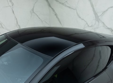 Aston Martin DB12 V8 28