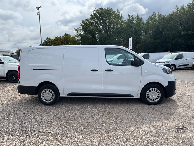 Toyota Proace MWB L2H1 (SOLD KH) Low Roof 3100 Air Con Sensors EURO 6 5