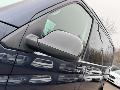 Volkswagen Transporter 2.0 Transporter T32 Highline TDI Semi-Auto 16