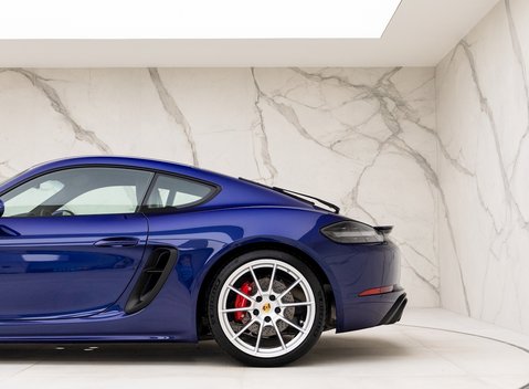 Porsche 718 Cayman GTS 4.0 21
