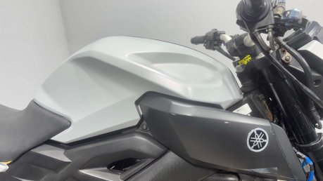 Yamaha MT-125 MT 125 2014 RUNNING PROJECT BIKE SPARES OR REPAIR 125CC 17