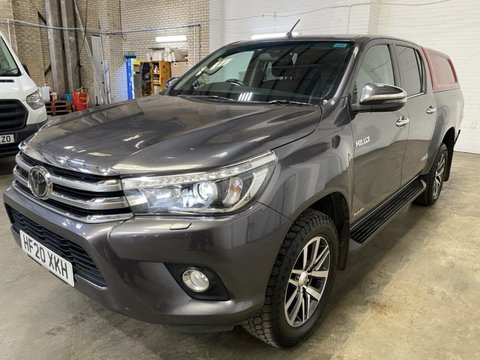 Toyota Hilux INVINCIBLE 4WD D-4D DCB 1