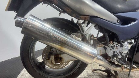 Kawasaki ZR Z750 2002 35K RUNNING PROJECT BIKE 750CC TOUER COMMUTER 21