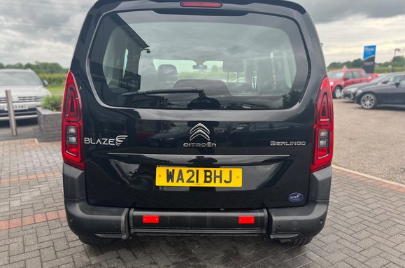 Citroen Berlingo BLUEHDI FEEL M WHEELCHAIR RAMP 9