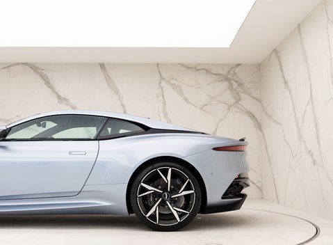 Aston Martin DBS Superleggera 21