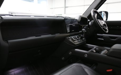 Land Rover Defender x-Dynamic HSE D350 - Huge Specification 5